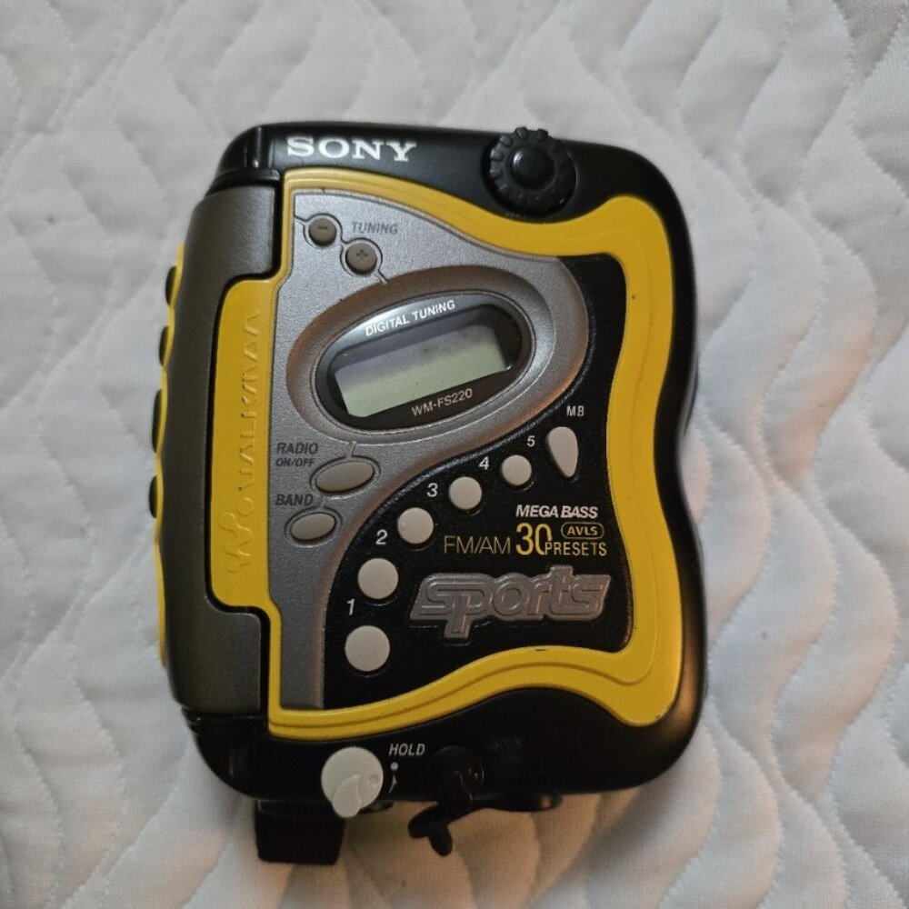 Sony Walkman WM‑FS220 Sports AM/FM Cassette Player Mega Bass Tested